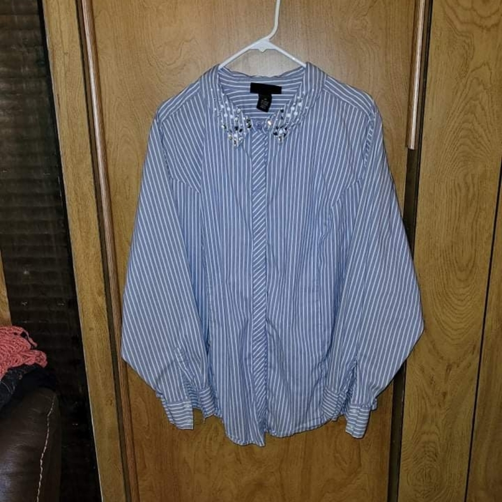Womens embellished collar striped shirt